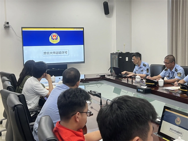 AG凯发网站：福州高速执法：共筑党建桥梁护航大件运输(图2)