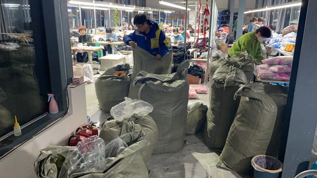 AG凯发网站：德邦物流紧跟出海浪潮为兴城泳装提供高效运输方案(图1)