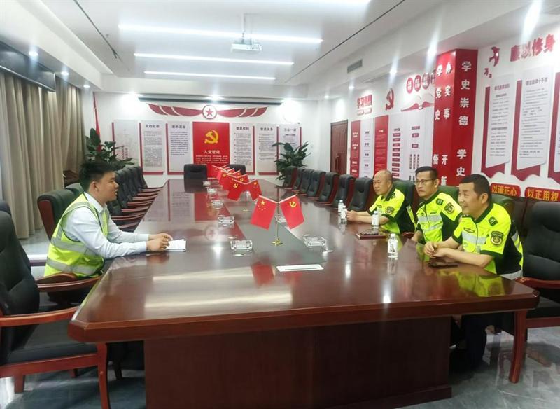 凯发AG平台：睢宁县交通运输局：主动对接精准服务助力大件运输企业发展(图1)