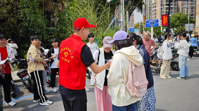 凯发AG平台：班组天地｜高速人的“1小时”都在做些什么？(图8)