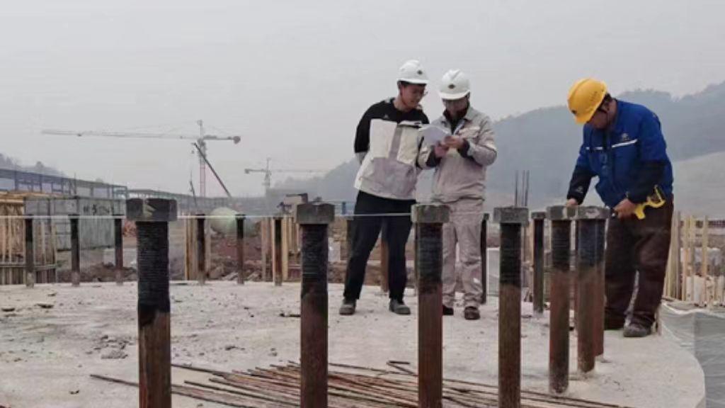 凯发AG：大件设备吊装背后的“苦”——记四川正达凯新材料项目“举重若轻”的215天(图3)