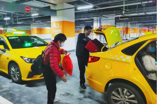 AG凯发网站：出租车司机有法定义务必须为乘客搬运行李吗？(图2)