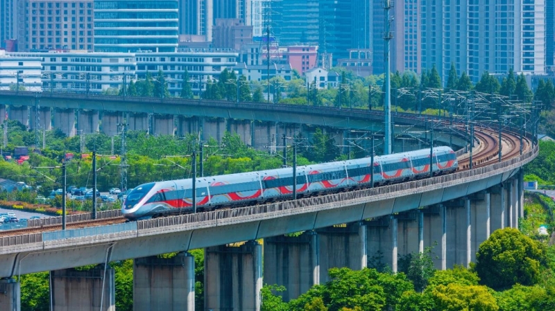 长三角铁路暑期旅客运输启动(图1)