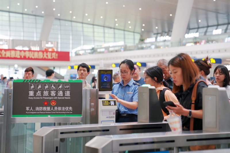 长三角铁路暑期旅客运输启动(图2)