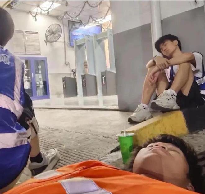 快递员抱怨网友啥都买不管自己死活网友：大件不都是走物流吗(图3)