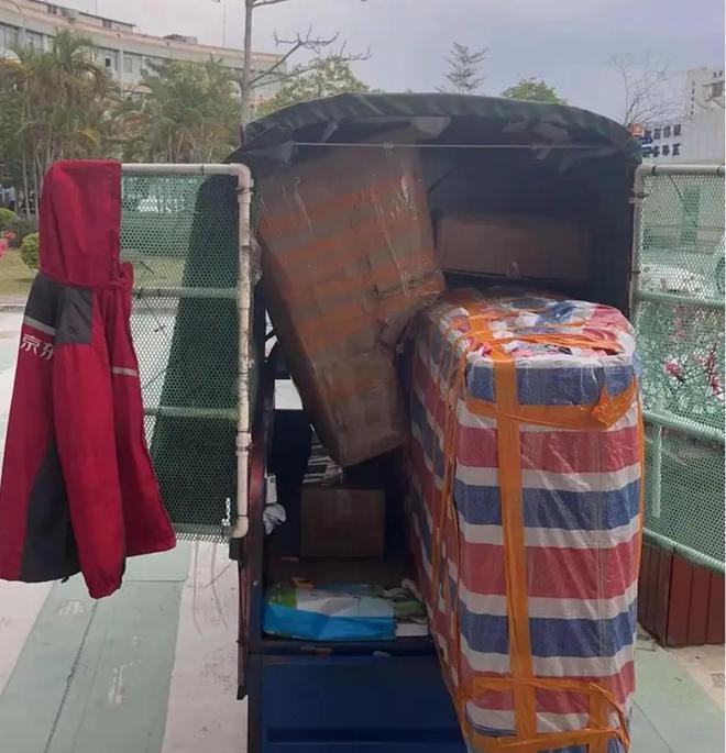 快递员抱怨网友啥都买不管自己死活网友：大件不都是走物流吗(图6)